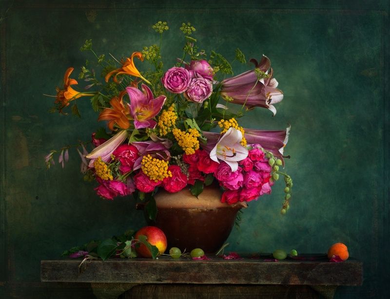 Цветы и фруктыphoto preview