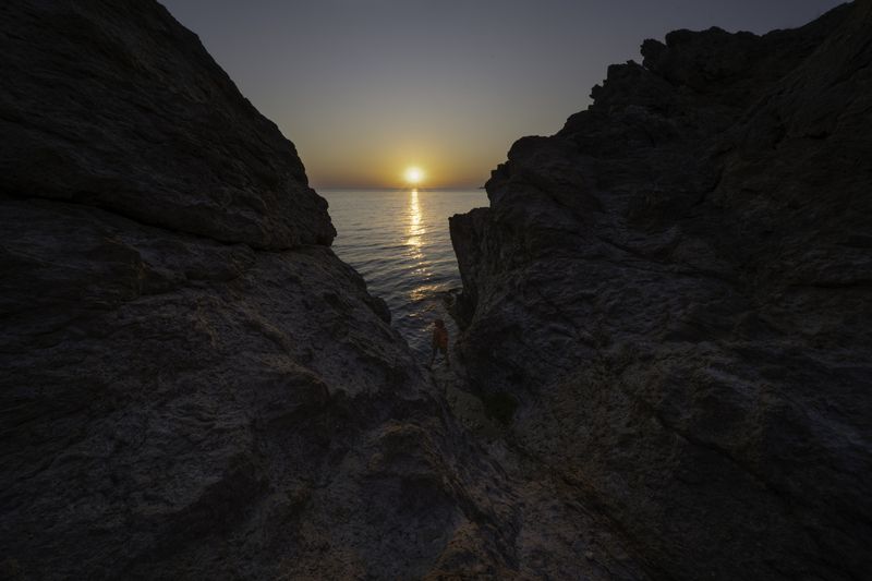 Россия, Крым, Севастополь, мыс Виноградный, закат, В плену заката фото превью