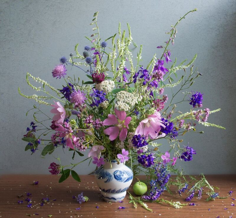 донник белый, мальва, цветы, букет, лето Букет с белым донником и мальвой.photo preview