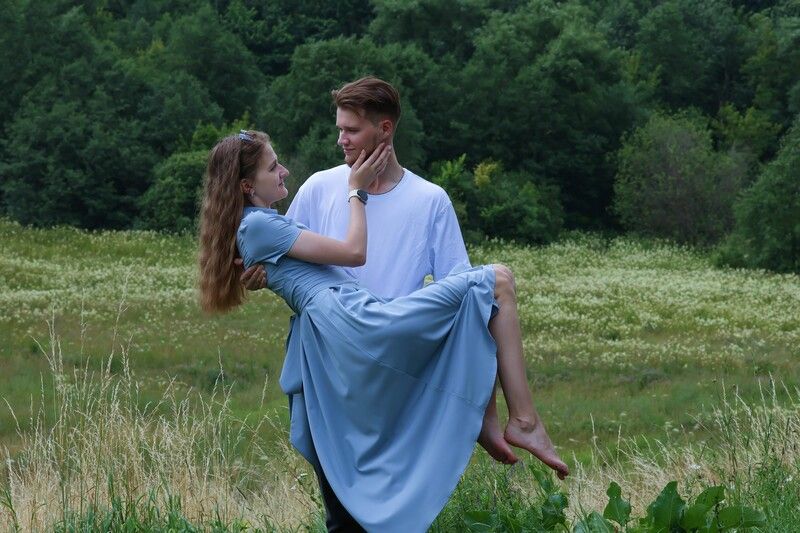 девушка, юноша, пара, молодые, лето, свидание, отношения Свидание фото превью