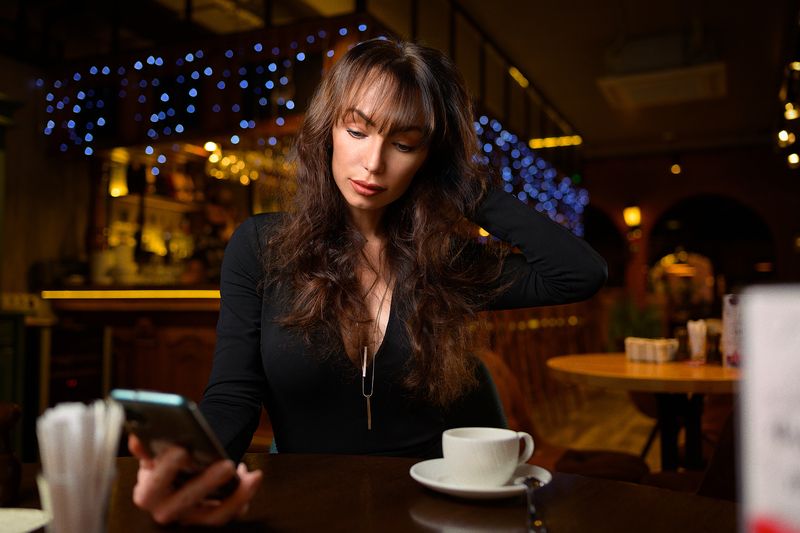 кафе, cafe, ресторан, restaurant, кофе, coffee, стекло, glass, брюнетка, brunette Кофе/Coffee фото превью