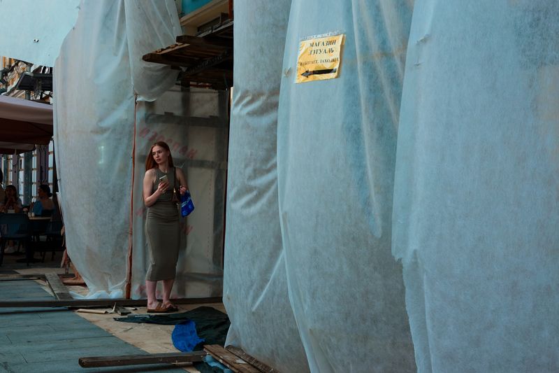 Афродита из пены строительной photo preview