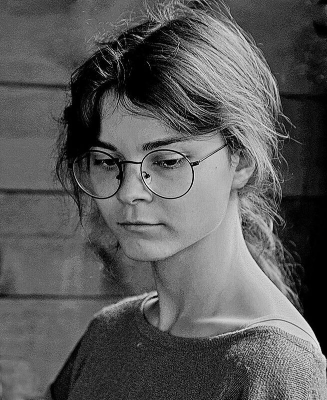 Всегда  задумчива, скромна.…photo preview