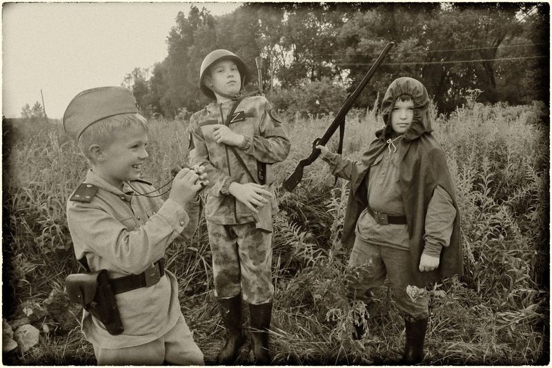 Наши дети играют в войну...   !??photo preview