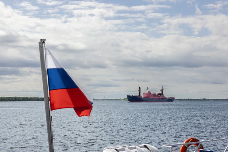 Михаил Сомов у берегов Архангельскаphoto preview