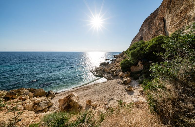 Россия, Крым, Севастополь, мыс Фиолент,  Затерянный пляж Фиолента фото превью