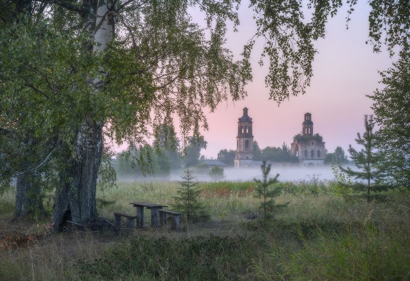 август, вечер, туман, село, церковь, березы Тёплый вечер августа фото превью