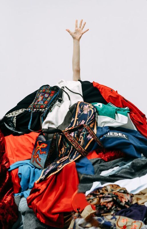 вещи , одежда, рука, студия Сны шопоголикаphoto preview