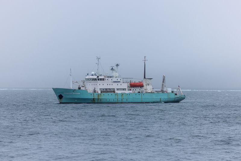 Научное судно Профессор Молчановphoto preview