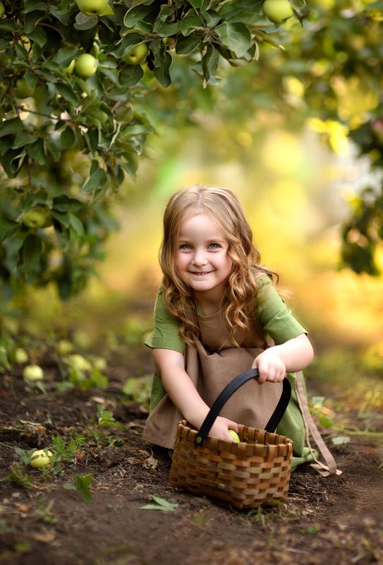 Попалось яблочко!photo preview