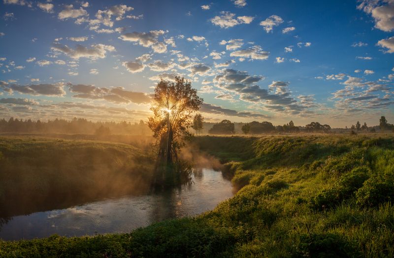 река, облака photo preview