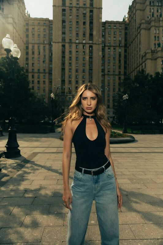 Вспышка в лобphoto preview