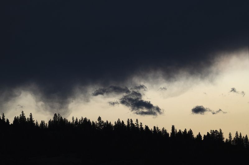 северо-чуйский хребет, горный алтай Предвестники закатаphoto preview