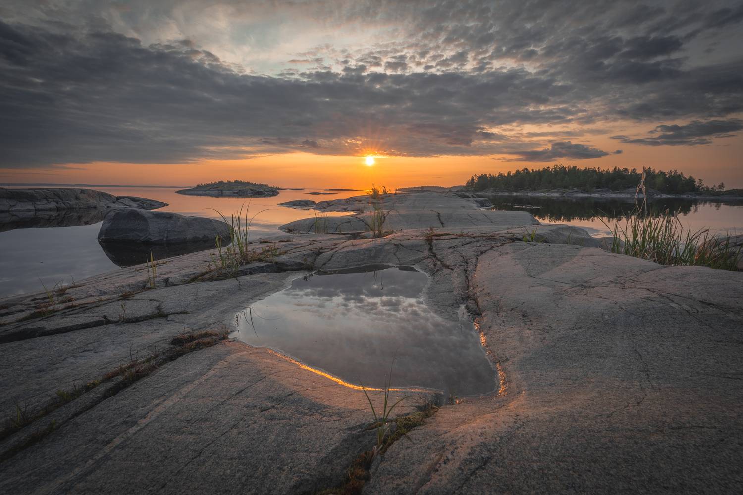 Ладожские шхеры, рассвет, отражение, лужа, Mikhail Ioannisian