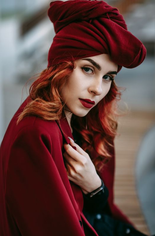 молодая девушка, городской стиль, дворы, на открытом воздухе Таняphoto preview