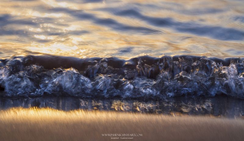 волна, движение, свет, вода, форма, хрусталь, минимализм, абстракция, концепт Голубой хрустальphoto preview