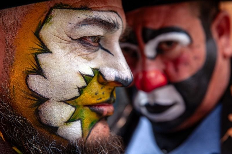 streetphotography, street, fotografía callejera, bastian cifuentes araya, periodista furioso, streetphoto, street photo, street photography, portrait, la otra murga, retrato LA OTRA MURGAphoto preview