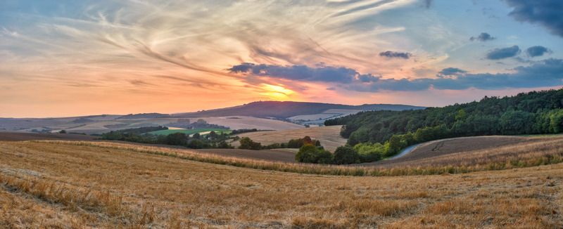 вечер, дорога, закат, июль, лето, млын, моравия, поля, холмы, чехия Kunkovice - Nítkovice. Летний вечерphoto preview