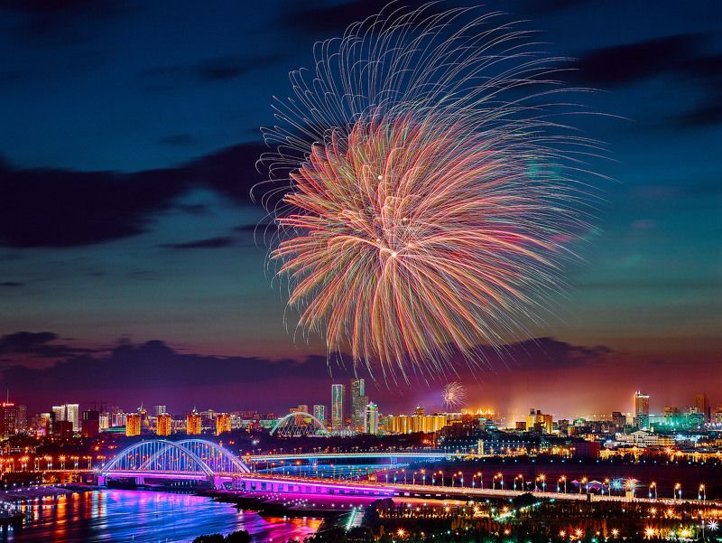 Салют в Астанеphoto preview