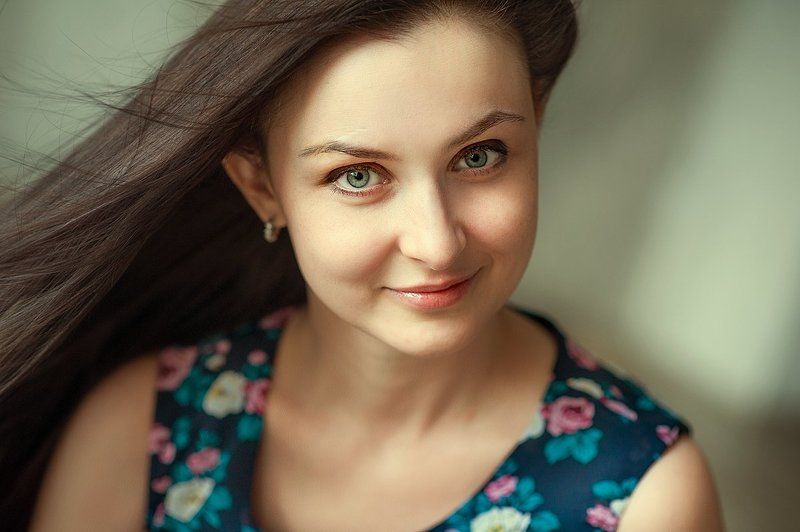 Женский портрет photo preview