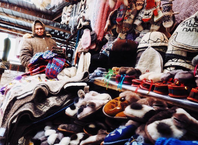 портрет, рынок, бабушка, шерсть, валенки, товар, кавказ, приэльбруьсе, чегет, зима, portrait,  caucasus, winter, elbrus На стражеphoto preview