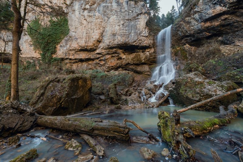 Университетский водопад фото превью