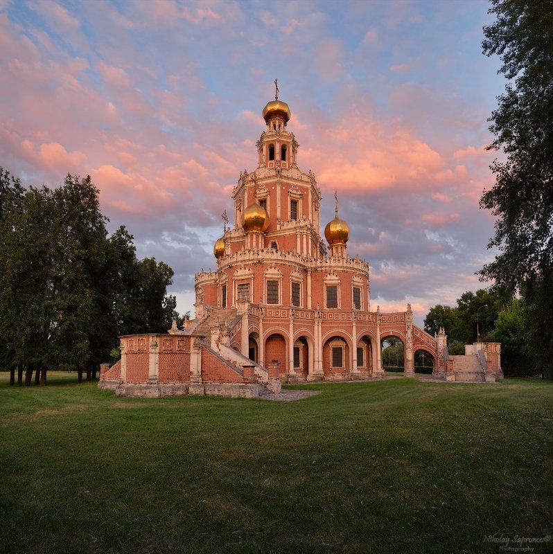 Moscow, Moscow Baroque, Moscow Temples, Temples of Moscow, Churches, Russian Orthodox, Russian Baroque, Church of the Intercession, Church of the Intercession at Fili, Новозаводская улица, Fili, Фили, Москва, Покрова на Филях, Покрова в Филях, Большая Фил Устремленная в Небесаphoto preview