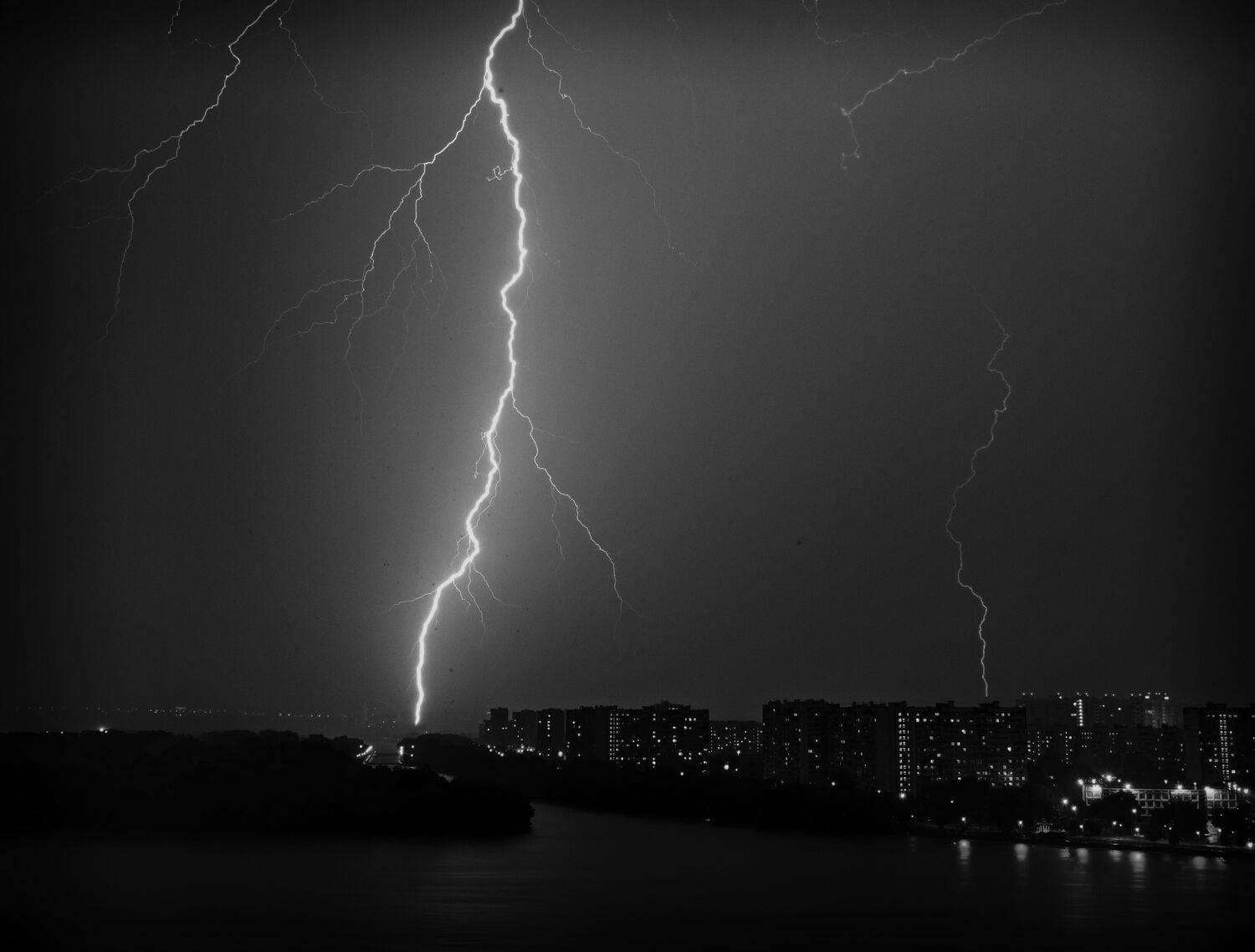 Гроза над Коломенским. Автор: Vladimir Bragilevsky , Vladimir Bragilevsky