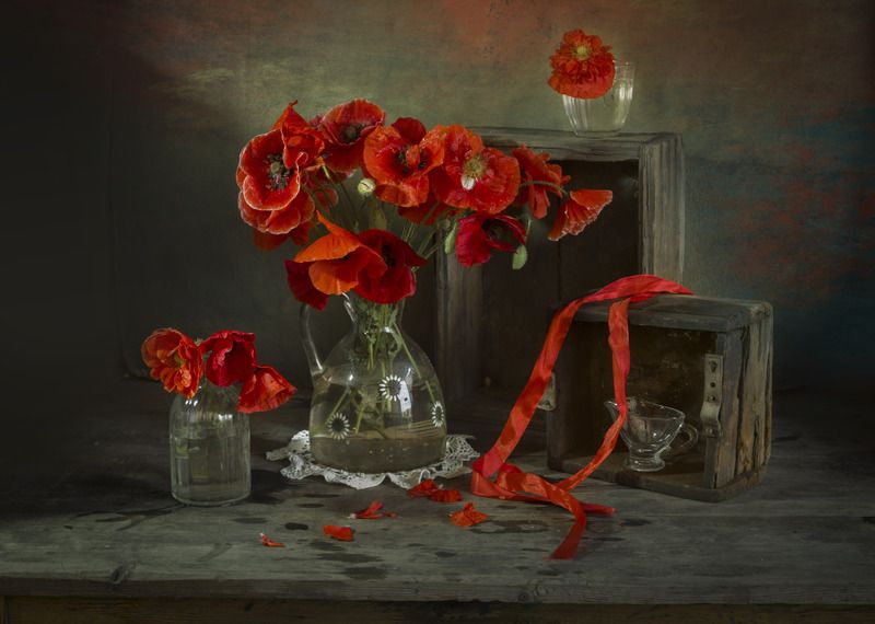 маки красные, графин,стекло Про красные маки фото превью