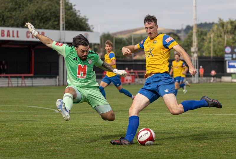 #sports #football #sports_photography flying keeeperphoto preview