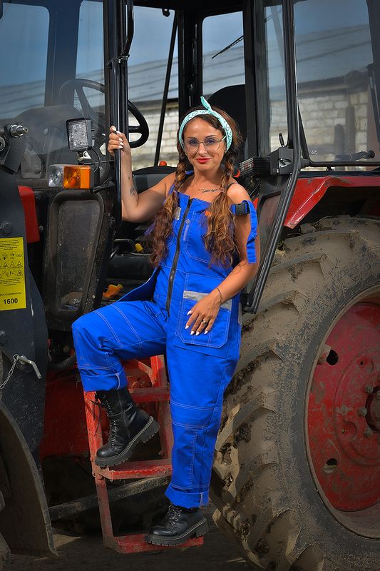 На тракторе.photo preview