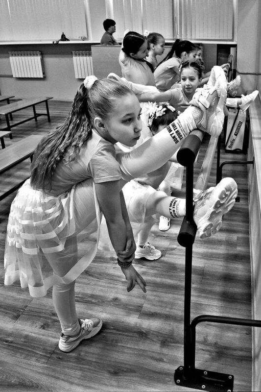 девушка, танец, чб, апатиты, репетиция Шаг к полёту. 2023. фото превью