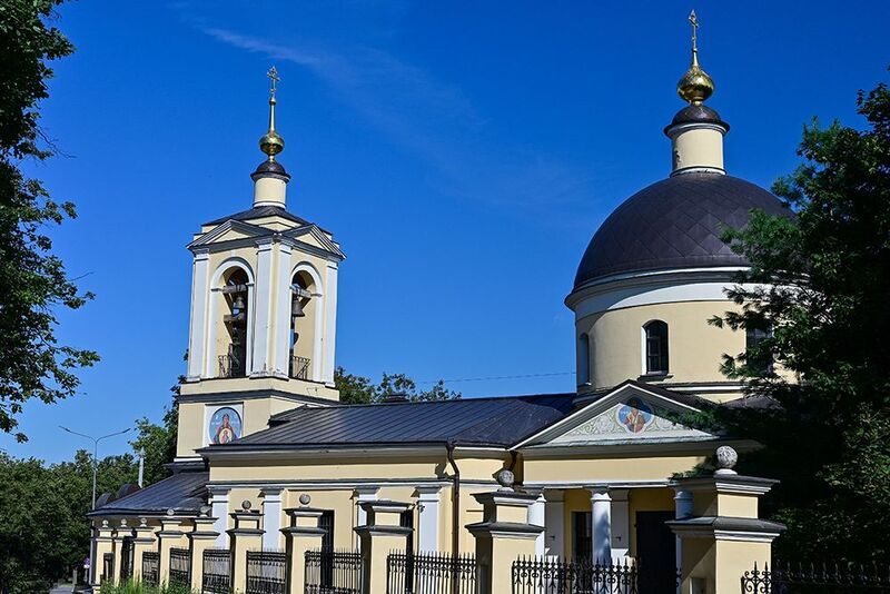 Храм Живоначальной Троицы г. Москваphoto preview