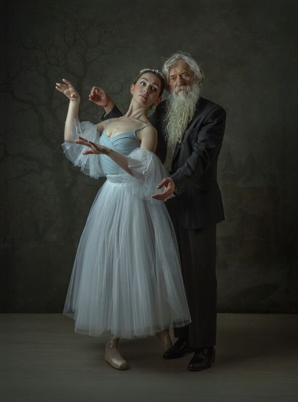 Писатель и балеринаphoto preview