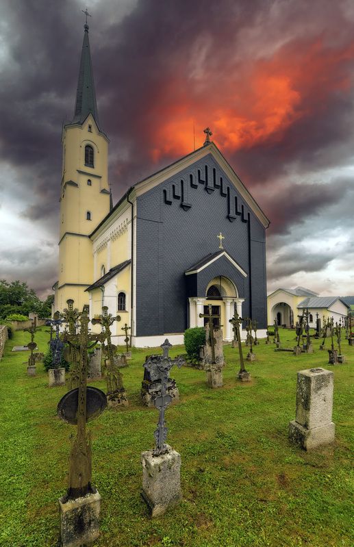 Путешествие  Европа  Церковь в маленькой деревне photo preview