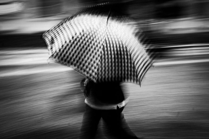 streetphotography, street, fotografía callejera, bastian cifuentes araya, periodista furioso, streetphoto, street photo, street photography, rain, lluvia SIN TÍTULOphoto preview