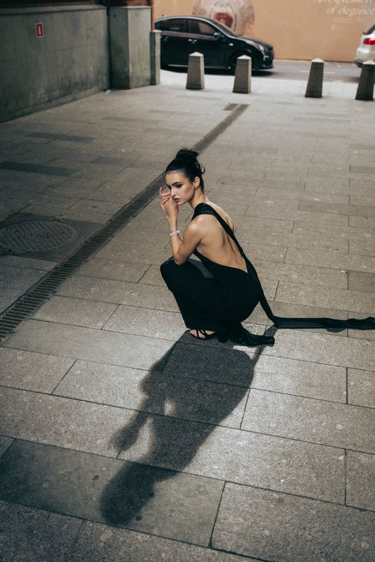 Девушка кошкаphoto preview