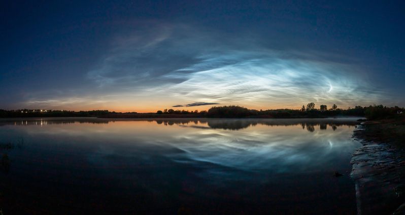 Облака, ночь, отражения, небо, вода, Киров, Вятка, тишина, природа, серебро, серебристые, лето, июль Яркие отраженияphoto preview