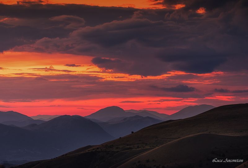 sibillini italy marche region landscape nature colors hills clouds Sibillini sunset фото превью