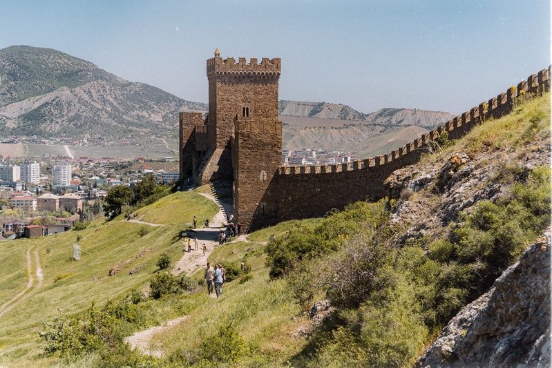 пейзаж, архитектура, история, наследие, культура, черное-белое, монохром, крепость, фортификационные сооружения, генуэзская крепость, история, крымская история, винтажная оптика, юпитер-3, судак, крым, россия Летний день в Генуэзской крепости.photo preview