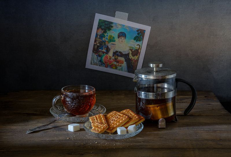 чай, чашка, блюдце, печенье, сахар, емкость для заваривания чая, репродукция картины Вприглядкуphoto preview