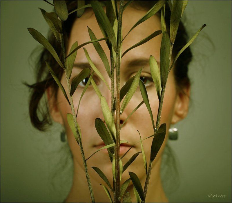 девушка, листва, стебли, зелень Стеблиphoto preview