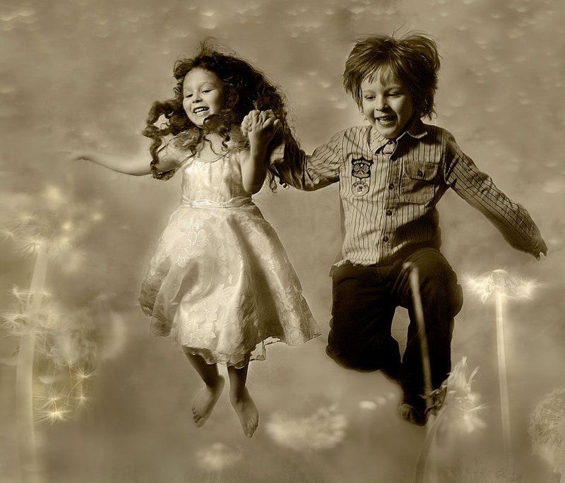 дети, прыжок, лето, одуванчики, лёгкость Лёгкая дорожка в лето...photo preview