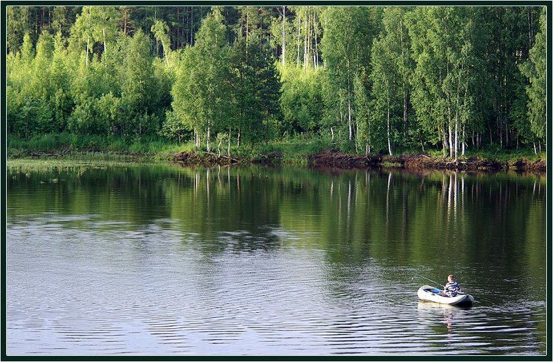 река, рыболов Рыболовphoto preview