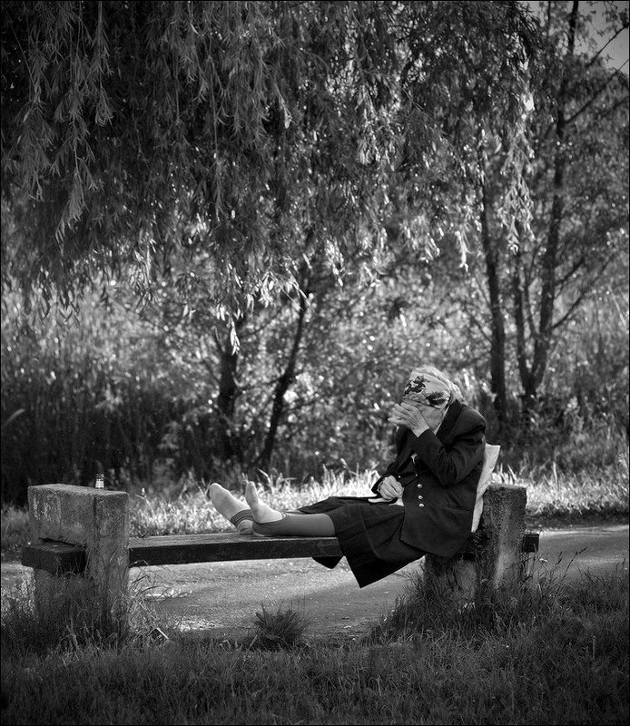 парк, город, человек, чб, жизнь, старость, панорама, жанр когда все проходитphoto preview