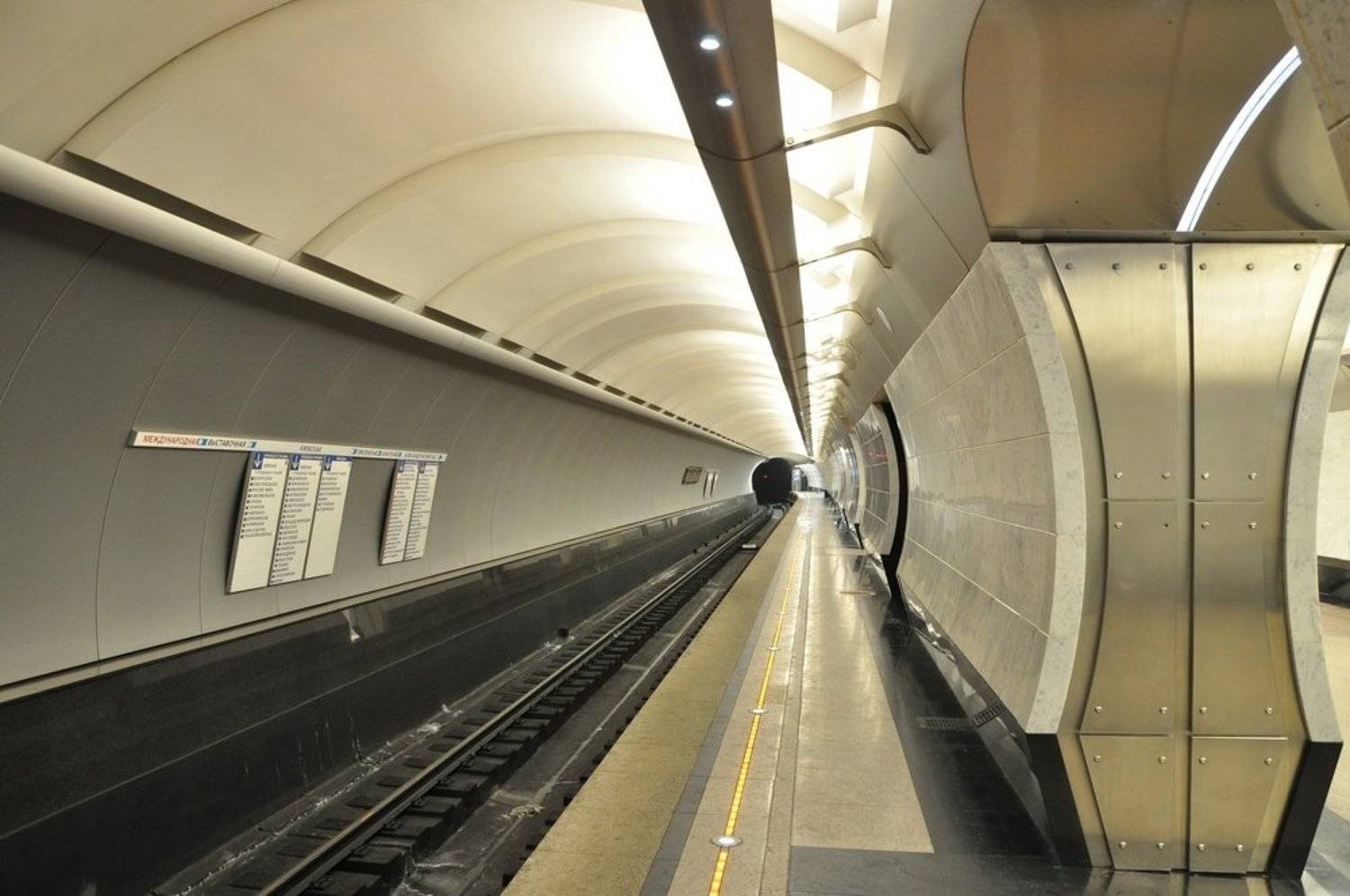 Станция метро "Международная". Автор: Александр Ванюков , Александр Ванюков