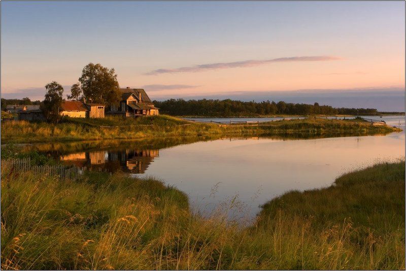 пос. соловецкий, августовский вечер август, вечер, старый домphoto preview