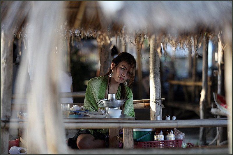 таиланд, чианг май, девушка, обед,, пиво Интересphoto preview