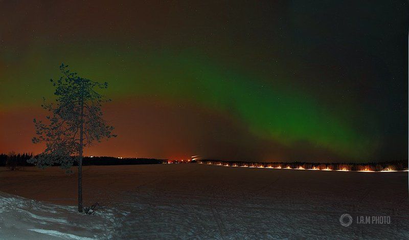 Северное сияние на озере Ниидалаphoto preview