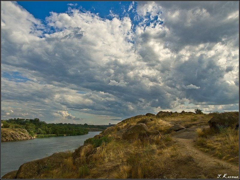лето,днепр,о.хортица,небо,облака,скалы Что-то на небе неспокойно...photo preview